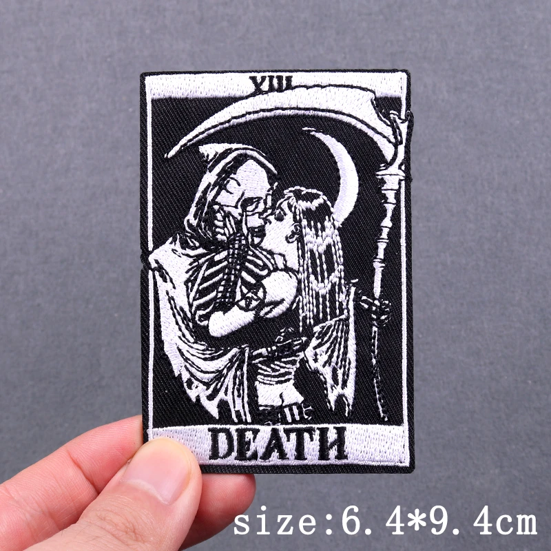 Parche bordado de cartas de Tarot de hombre colgado, parches para planchar para ropa, parche Fusible de costura de Doctor con pico de calavera Punk para ropa - imagen 5
