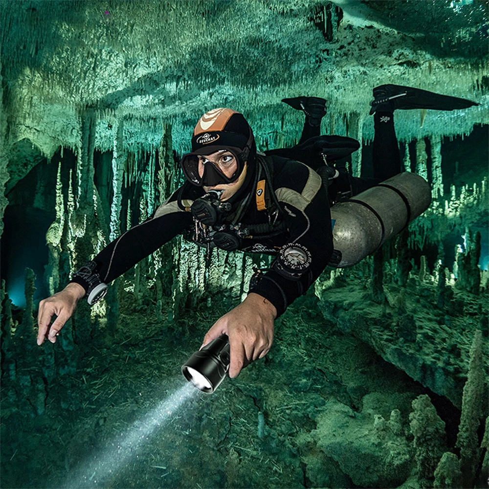 Linterna táctica LED aluminio impermeable para buceo y outdoor - imagen 2