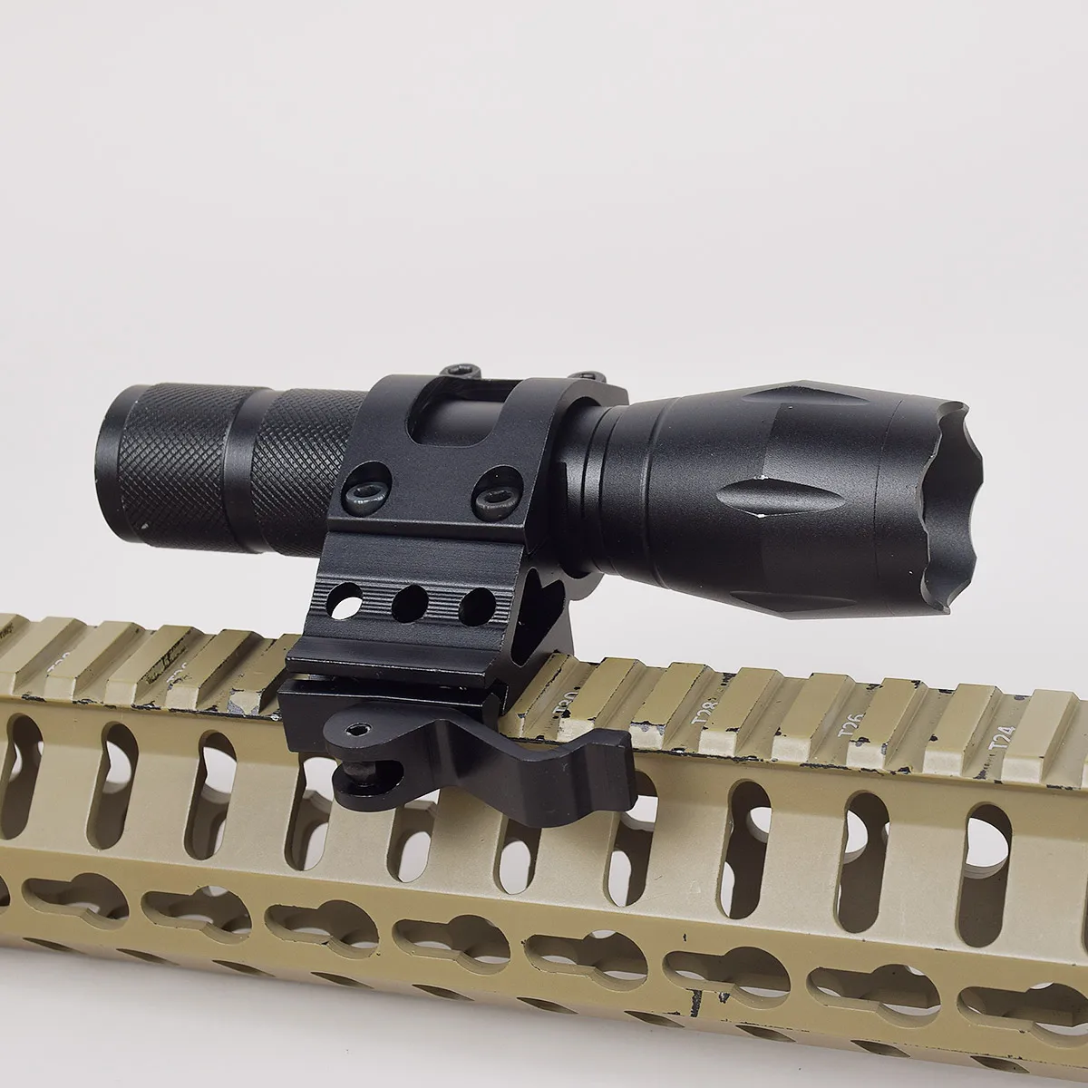 Soporte para linterna Offset, riel Picatinny de liberación rápida, montaje en riel para linterna, accesorios de montaje para alcance de 45 grados, mate a prueba de golpes