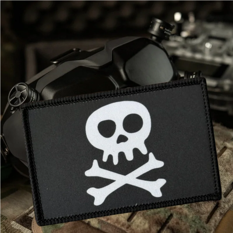 Parche con estampado de huesos cruzados de calavera, chaleco táctico, sombreros con gancho y bucle, insignia de moral, pegatinas para mochila, parches para brazalete para ropa - imagen 5