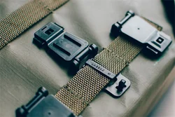 Hebilla MOLLE de conexión rápida YKK para equipo táctico y caza