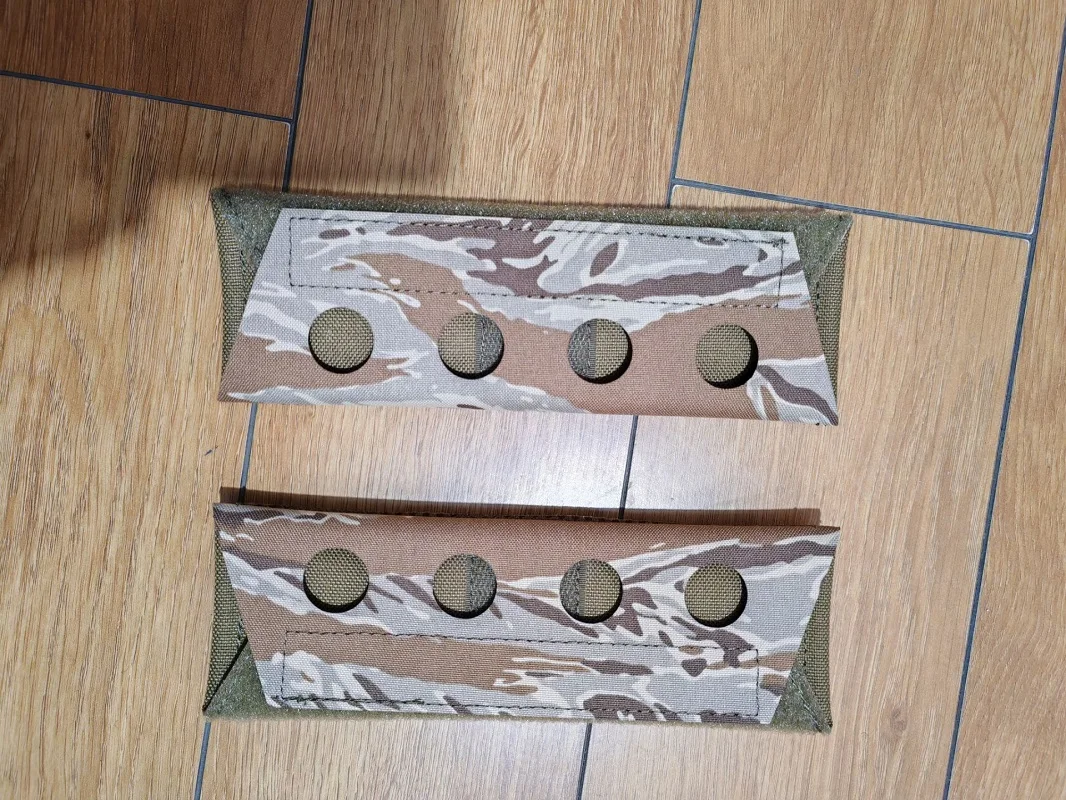 Par de hombreras AOR1 /AOR2 FCPC FCSK - imagen 3