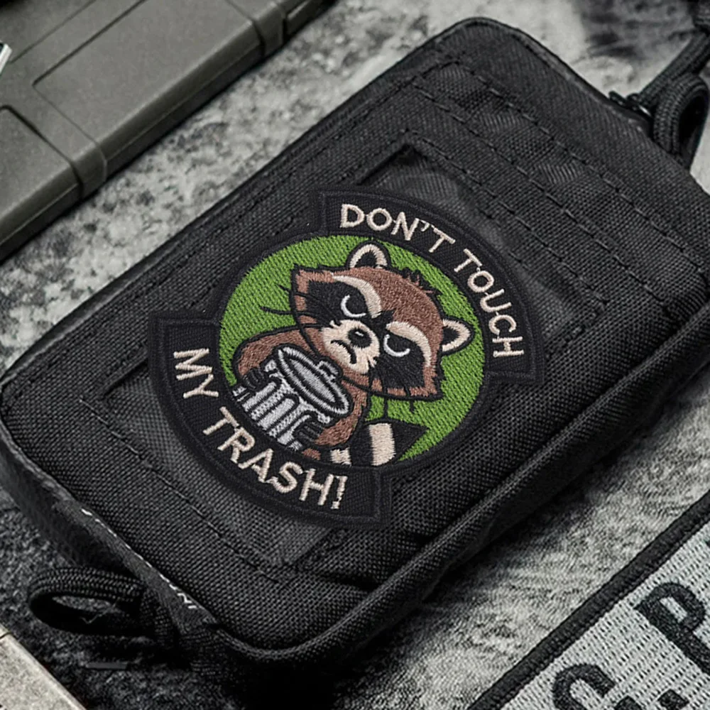 No tocar mi basura mapache moral parche táctico divertido gancho y bucle parche bordado insignia militar brazalete mochila pegatinas