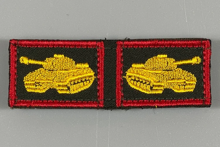 Armored troops - Red