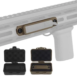 Linterna táctica SF M300 con interruptor de cinta M-Lok y sistema LCS