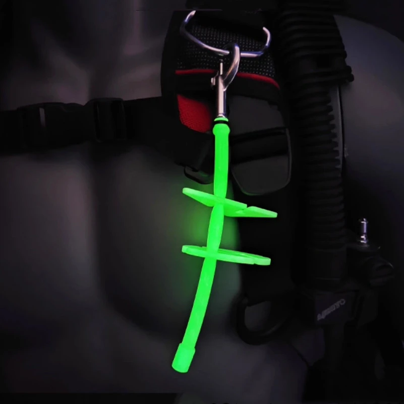 Hebilla de almacenamiento de señal luminosa que brilla en la oscuridad, hebilla colgante ajustable, decoración de equipo táctico para exteriores - imagen 4