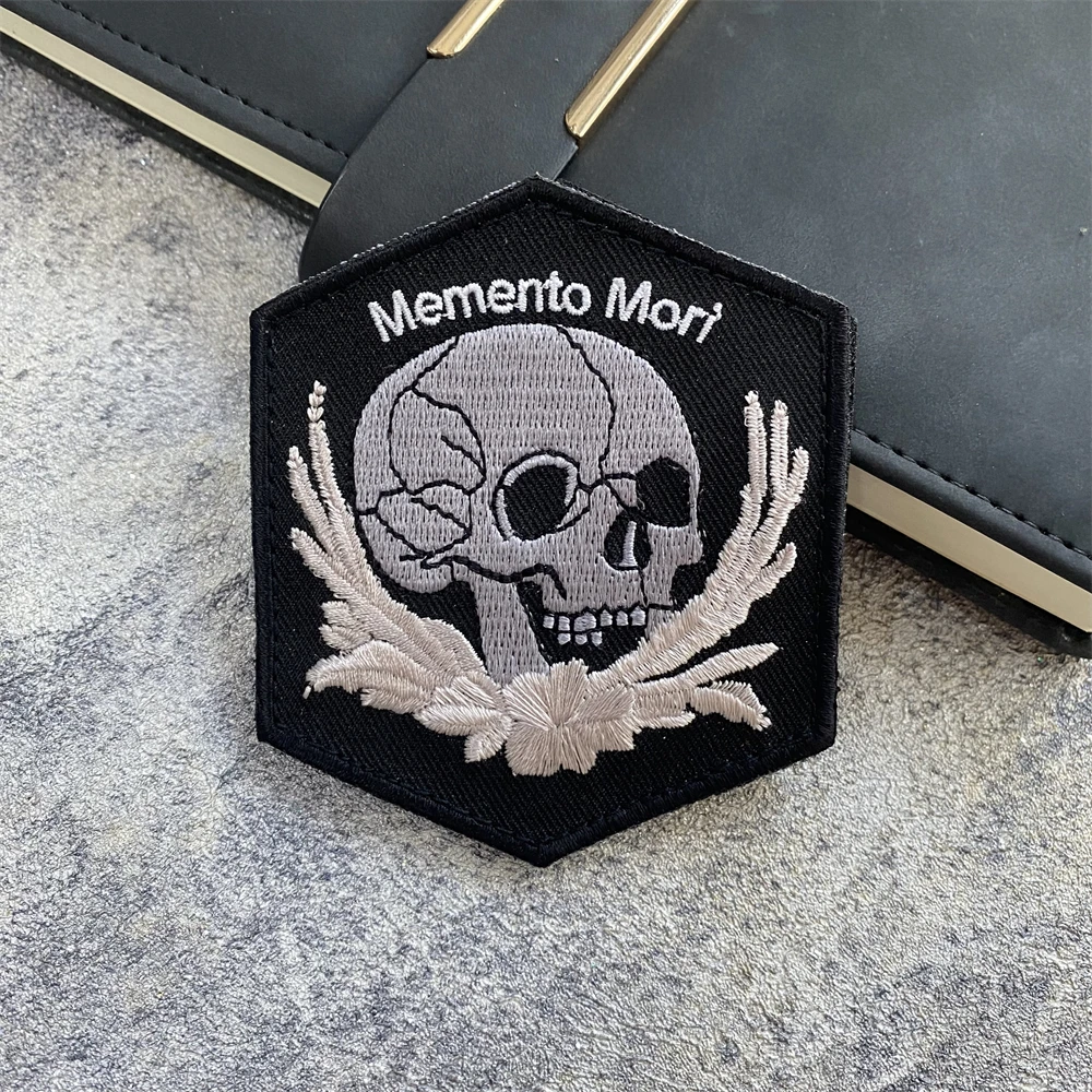 Memento Mori parches bordados para ropa, insignia de moral de calavera con hoz de la muerte, gancho y bucle, pegatinas tácticas militares para mochila - imagen 4