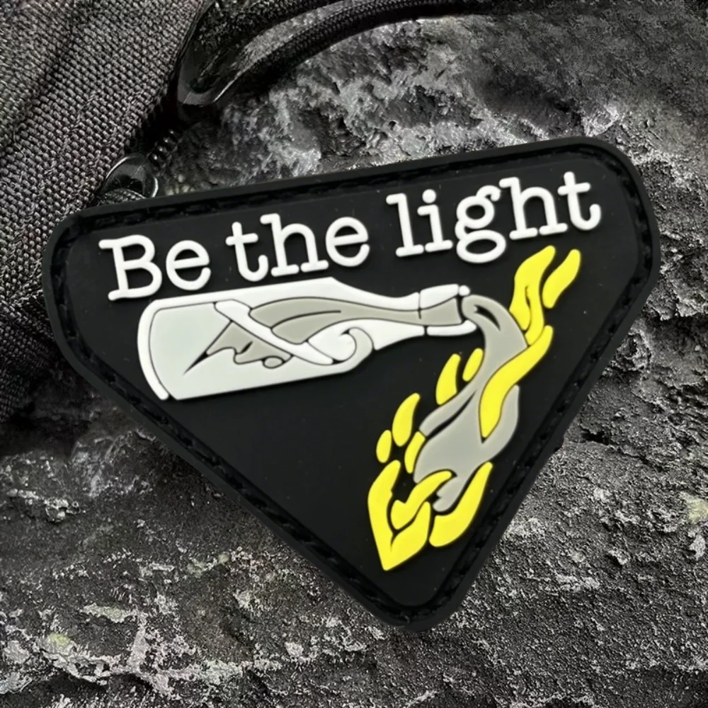 Parche táctico "Be The Light", divertido parche de gancho y bucle de PVC, insignia de moral del ejército militar, pegatinas decorativas para mochila - imagen 4