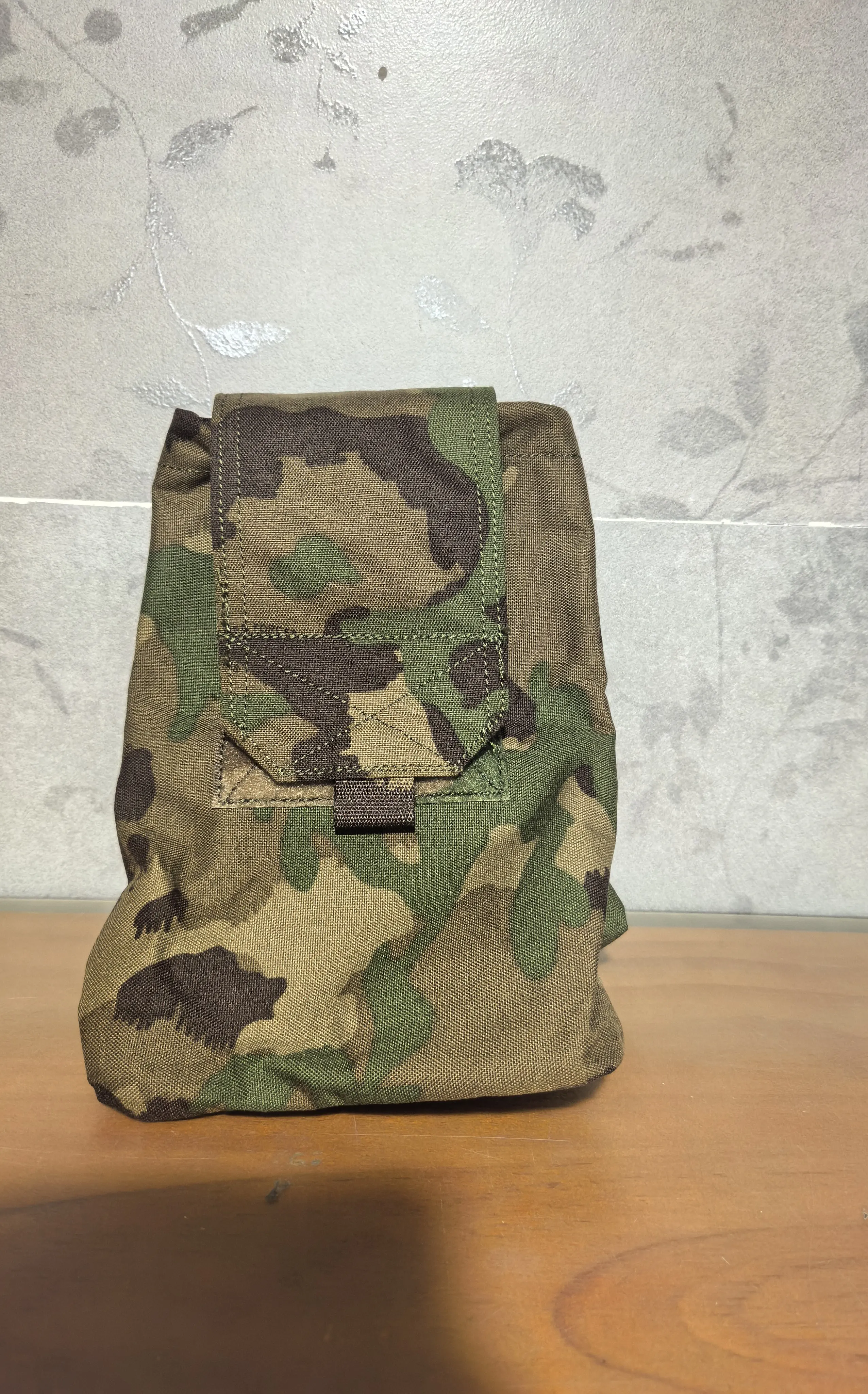 Bolsa táctica exterior con funda de casco y compartimento médica - imagen 3