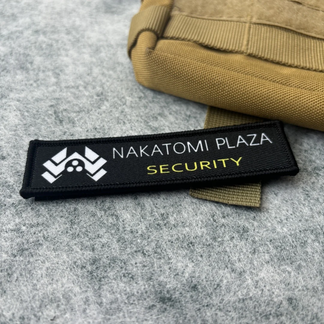 Die Hard Movie Nakatomi Plaza parche táctico impreso EE. UU. Parche de gancho y bucle brazalete insignia de moral militar mochila pegatinas de ropa - imagen 5