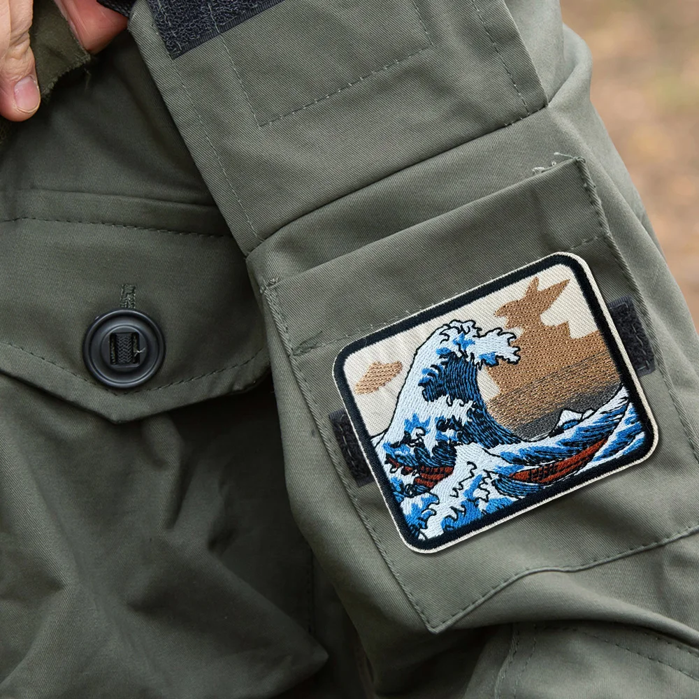 Parches de Meme de olas de mar, parche bordado divertido con gancho y bucle, brazalete moral, insignia de moral del ejército militar, pegatinas tácticas para mochila