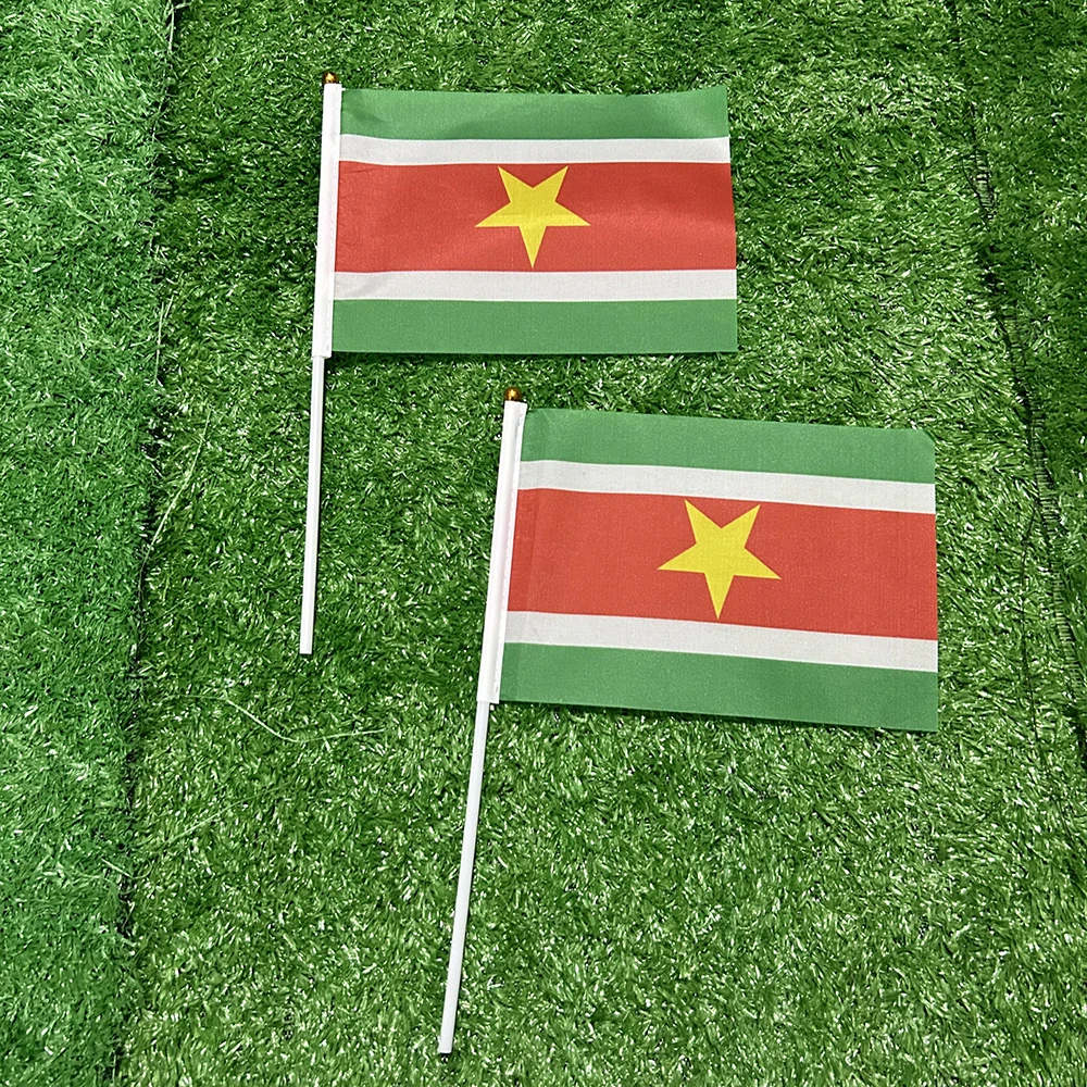 Bandera del cielo, bandera de mano de Surinam, 10/20/50/100 Uds., 21x14cm, banderas ondeantes de mano de Surinam con poste de plástico para actividades deportivas, decoración del hogar - imagen 2
