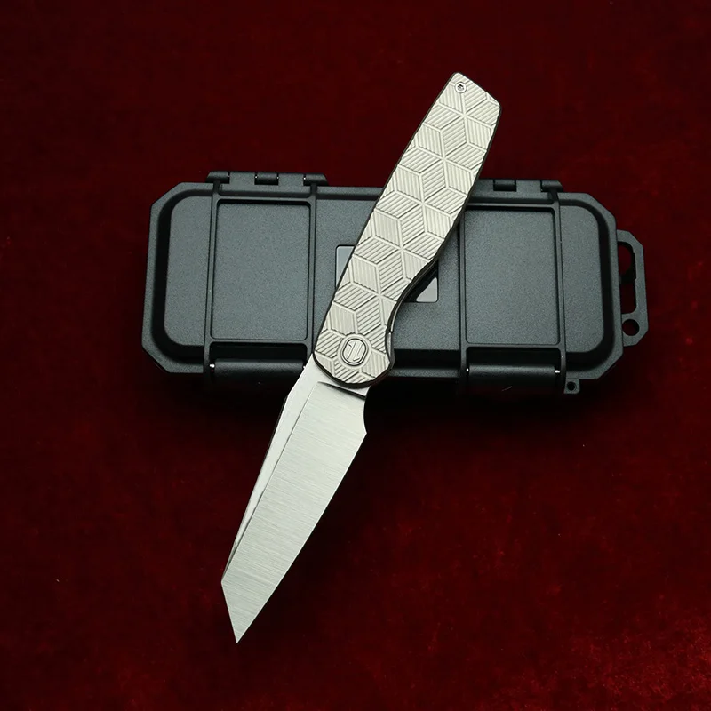 Dimensiones y escala del cuchillo plegable