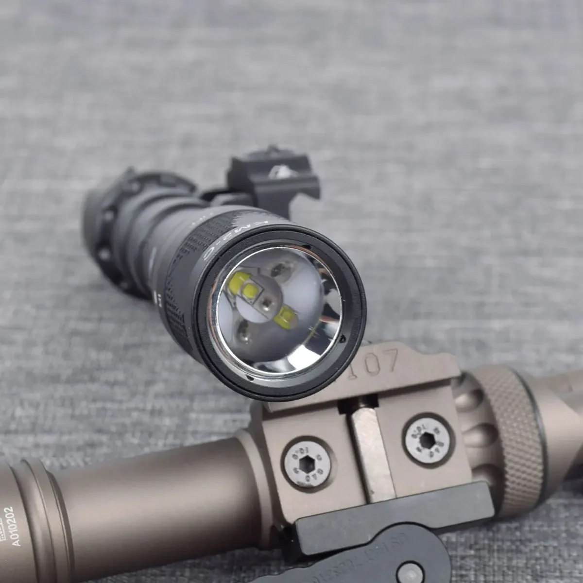 SureFire-linterna LED para arma táctica, con Base de liberación rápida M323V-IR, montaje en riel de 20mm, M300, M600, M323V, M622V, M622V-IR - imagen 5