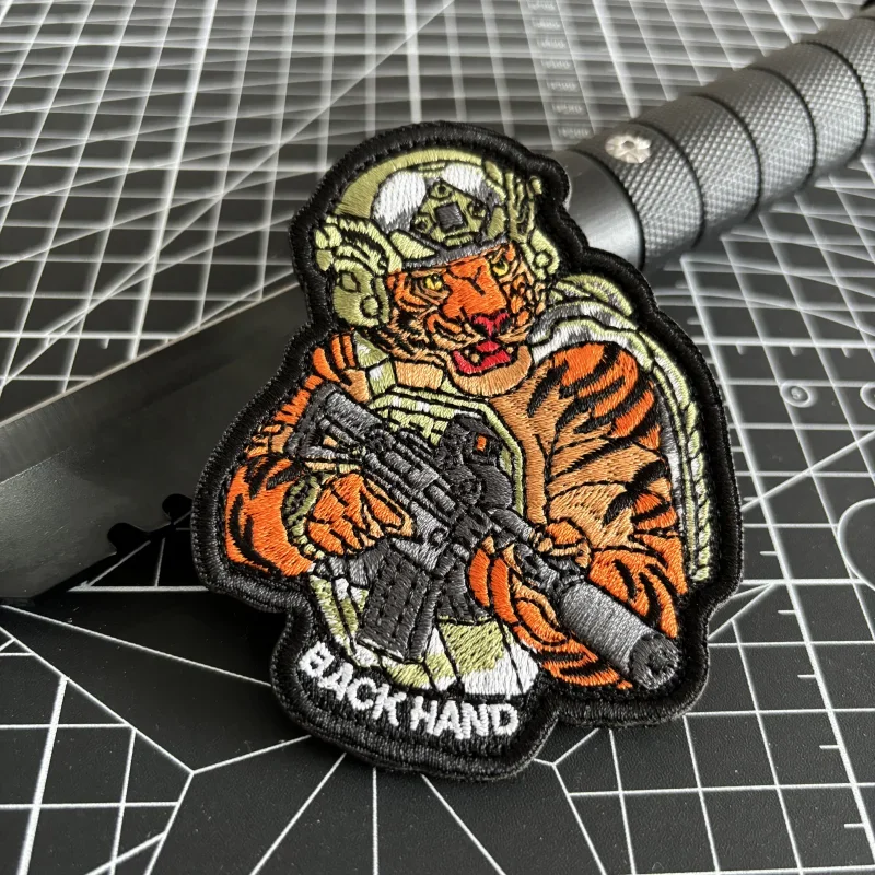 Parche táctico de soldado Tigre, parche bordado de gancho y bucle, Panda, bestia, Guerrero, insignia de moral, brazalete militar, pegatina de mochila - imagen 4