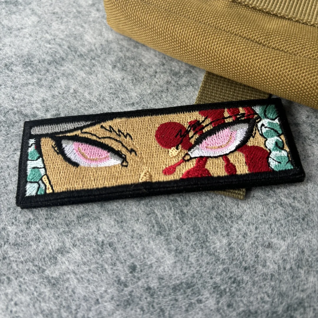 Parches tácticos bordados con ojos de Anime, parche de gancho y bucle, brazalete del ejército, insignia de moral militar, mochila, pegatinas para ropa