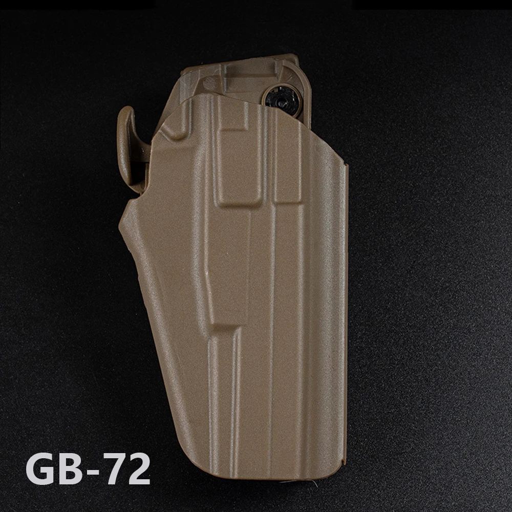 Funda táctica en uso durante partida de airsoft
