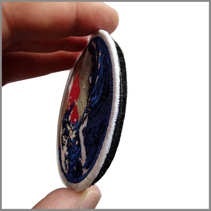 Parche japonés Great Wave Off Kanagawa, parches tácticos militares, apliques bordados, insignia para chaquetas, abrigo, sombrero, gancho y bucle DIY - imagen 5