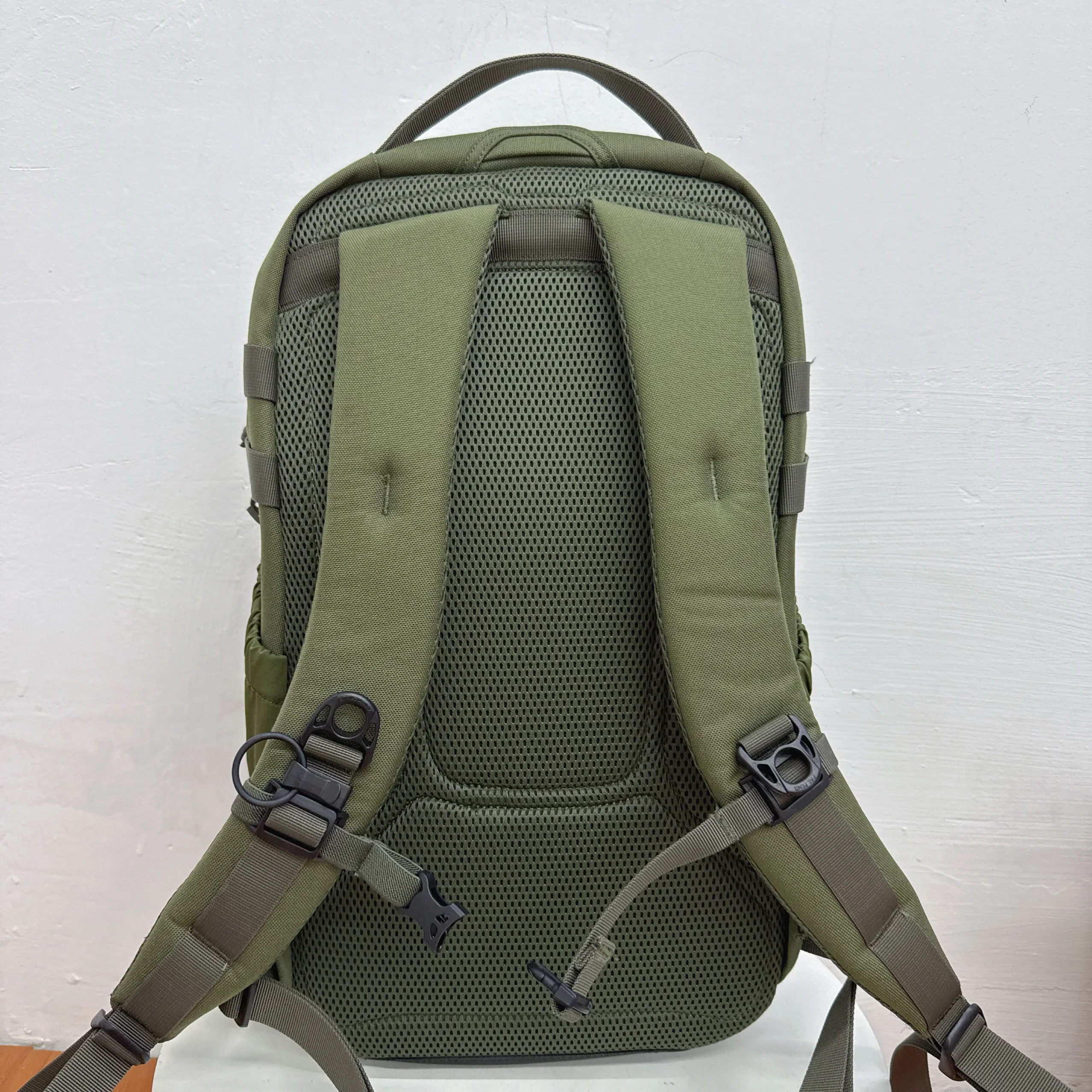 Mochila multifuncional para exteriores de 26L, bolsa para senderismo, desplazamientos diarios, resistente al desgaste impermeable - imagen 5