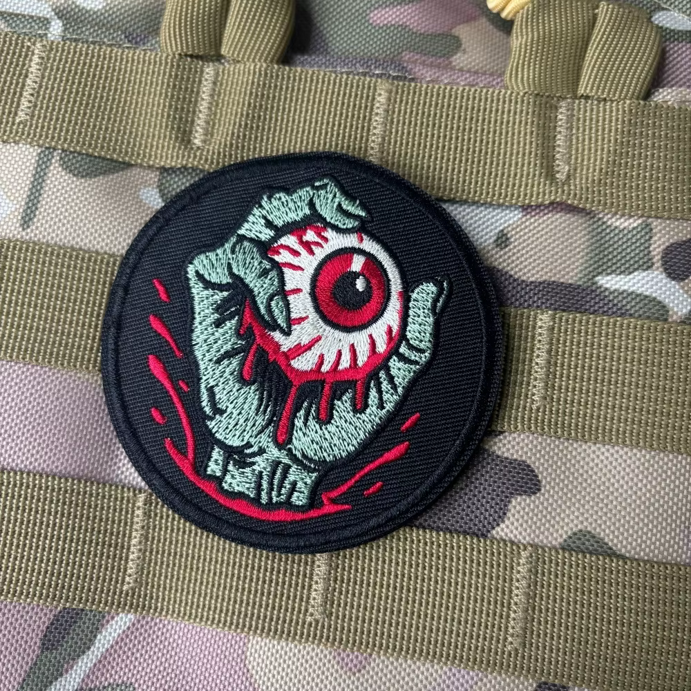 Parche bordado zombie mano y ojo – Terror gancho y bucle para ropa - imagen 3
