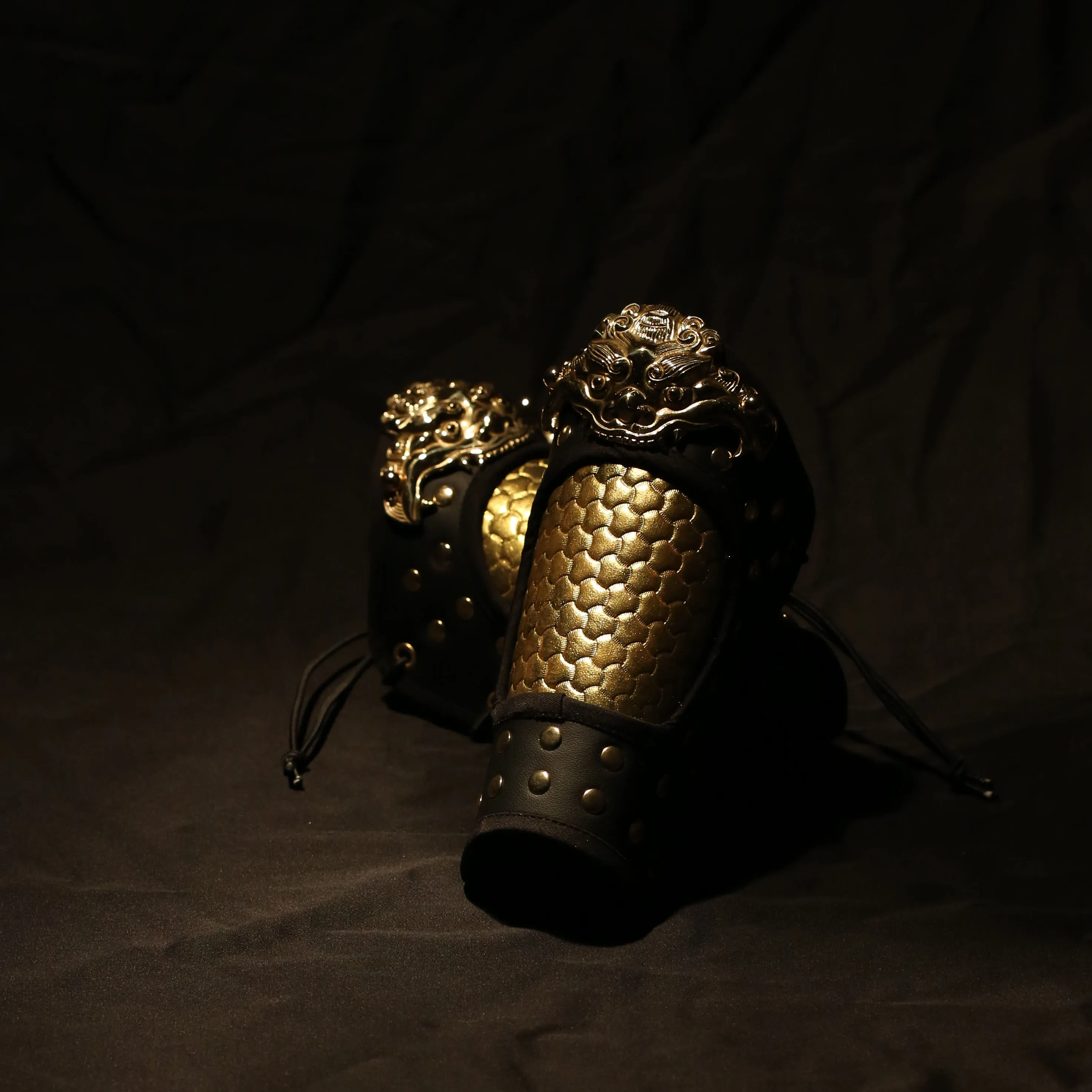 Protector de muñeca de cuero de armadura, protector de brazo, bestia de cobre puro, patrón de uñas de montaña, accesorios Hanfu hechos a mano - imagen 3