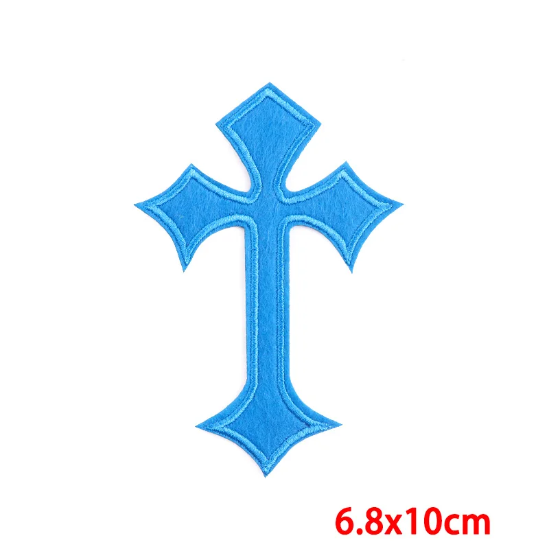 Una cruz azul con un 6