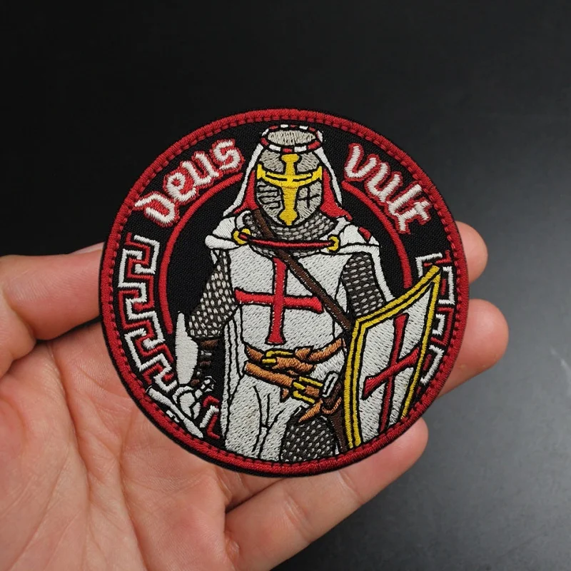 Parche táctico DEUS VULT para ropa, insignia de moral, brazalete bordado del ejército, gancho, parches militares, pegatina para mochila - imagen 4