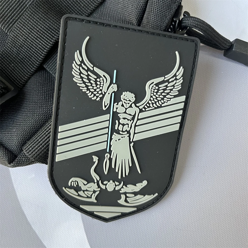 "Good Always Wins" Arcángel Michael PVC insignia de moral parches tácticos de gancho y bucle brazalete militar pegatina mochila sombreros - imagen 5