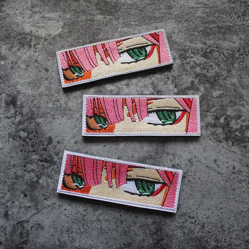 Insignia bordada 3D de estilo Anime, ojos de niña bidimensionales, brazalete con personalidad de media cara, bolsa táctica, pegatina, parches para mochila - imagen 5