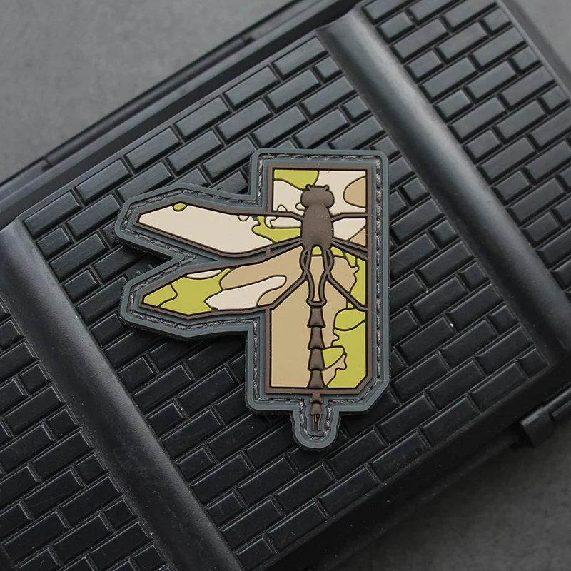 Accesorios para bolsas al aire libre, insignia de PVC de libélula de Color MC de camuflaje todoterreno, réplica de moral, parche para mochila de castor - imagen 4