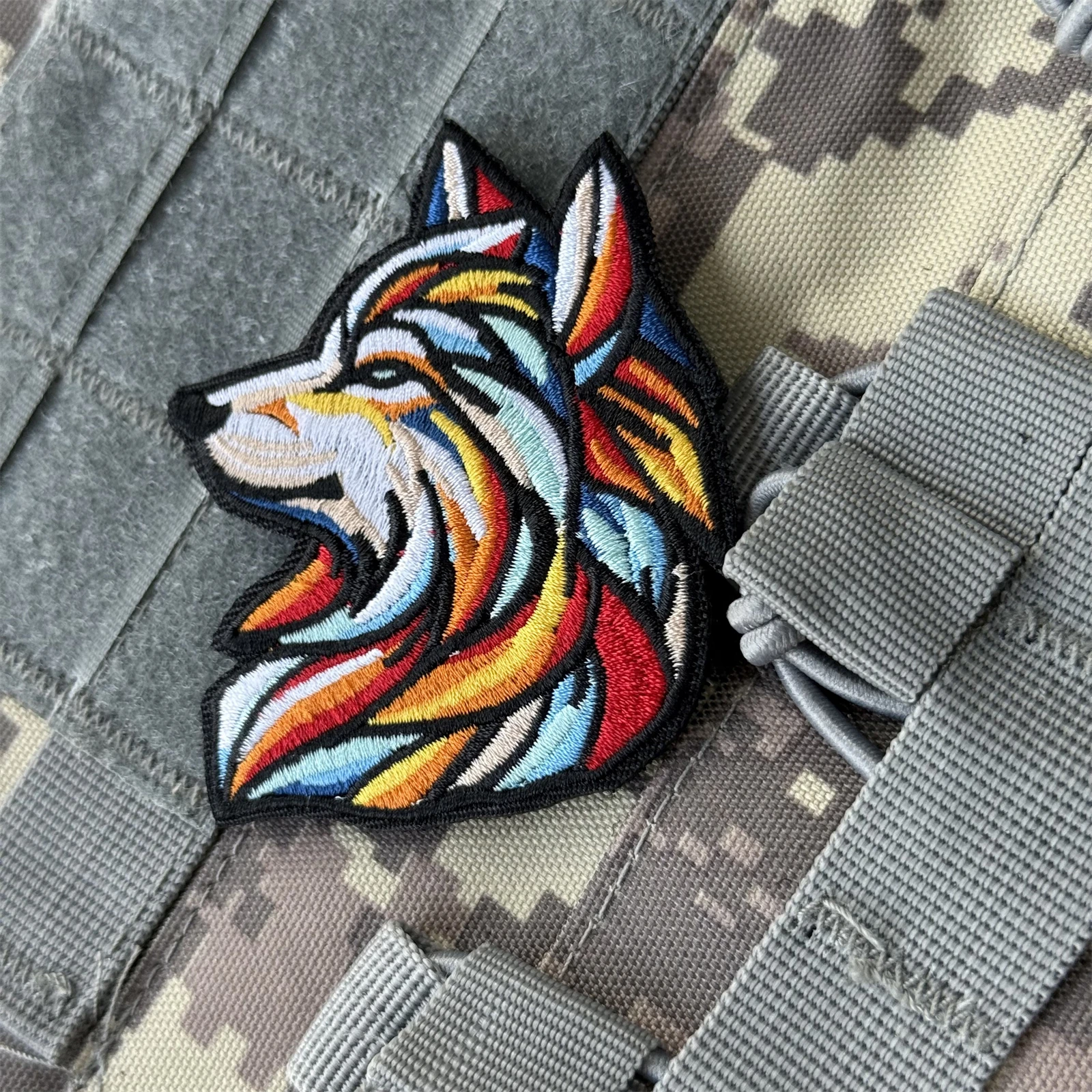 Parche táctico colorido con bordado de lobo, pegatina decorativa con gancho de moral en mochila militar, parches tácticos para ropa - imagen 4