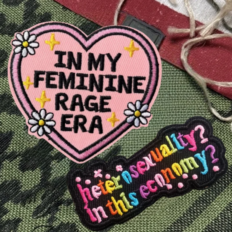 EN MY FEMININE ERA parche bordado de corazón gancho táctico y bucle sombreros insignia mochila pegatina decorativa brazalete parches para ropa - imagen 5