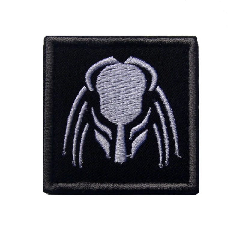 Insignia de película de puño de hierro, brazalete bordado, Parche de mochila, parches de ropa, gancho y anillo, costura DIY - imagen 4