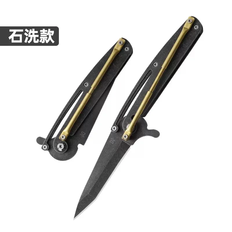 Cuchillo junto a funda y accesorios