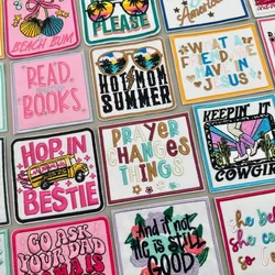 Parche termoadhesivo bordado letras rosas estilo libros – coser