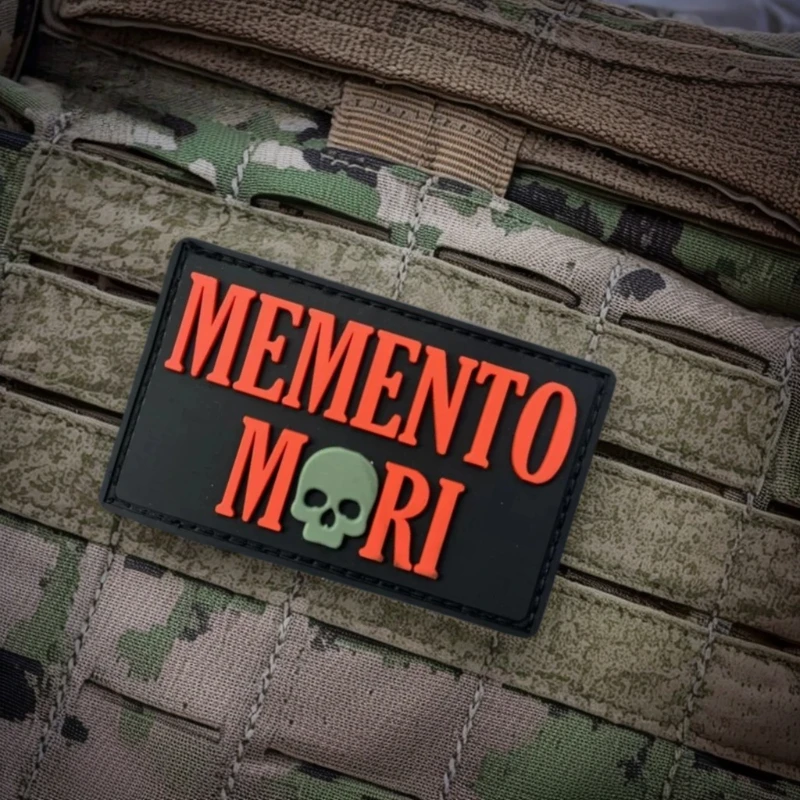 Parche táctico de PVC Memento Mori, insignia de moral con gancho y bucle, brazalete de goma militar, accesorio Punk, pegatina para ropa