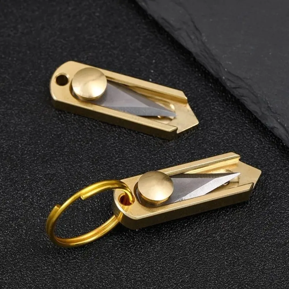Mini cuchillo plegable EDC de latón con anilla llavero camping - imagen 2