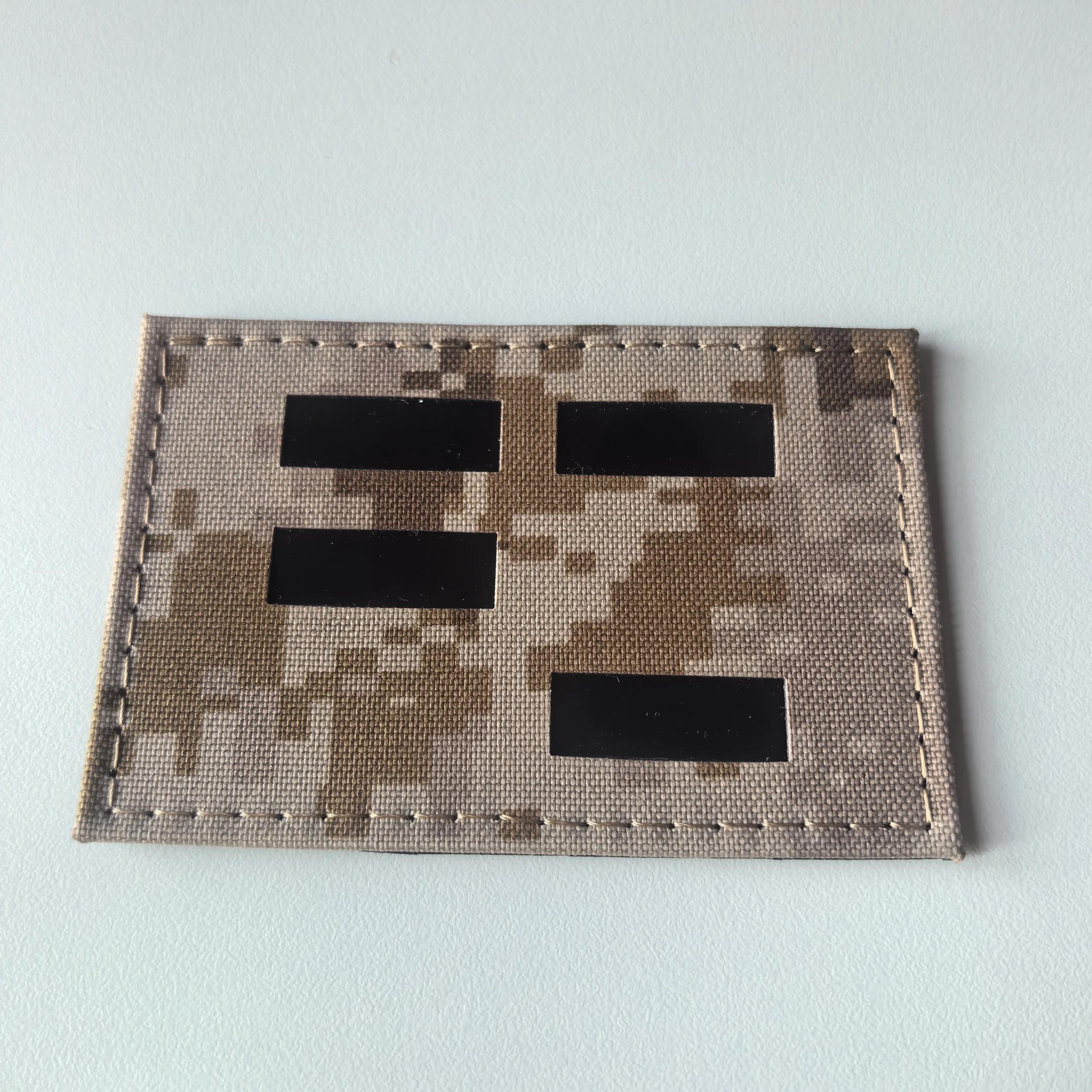 Parche para mochila al aire libre con brazalete cortado con láser FERRO - imagen 2