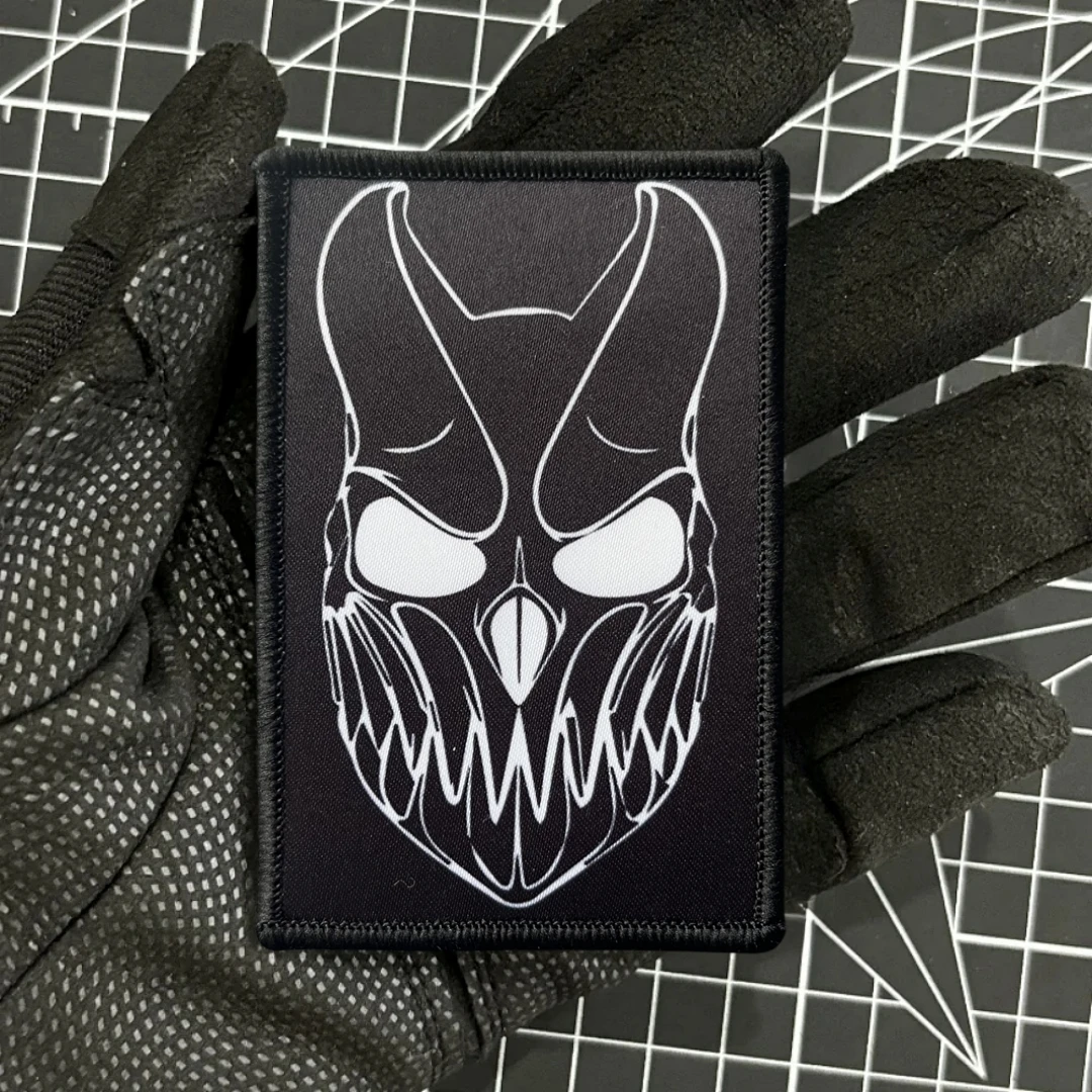 Máscara de diente de diablo, insignia de moral de Chevron, parche de gancho y bucle con estampado de esqueleto, brazalete del ejército militar, pegatina de embalaje trasero - imagen 5