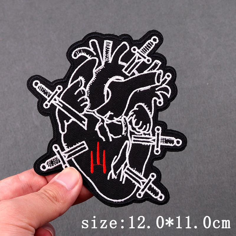 Parche bordado de corazón, parches para planchar para ropa, parches termoadhesivos para ropa, costura de calavera Punk/pegatinas de parche fibles - imagen 3