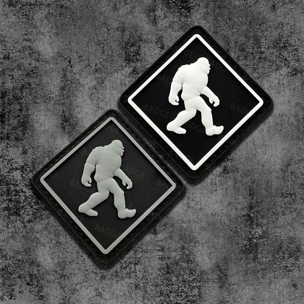 Bigfoot Sasquatch apliques parche PVC pie grande hombres insignia para gorras, bolsos, mochilas, ropa, chaleco, uniformes, engranajes tácticos - imagen 3