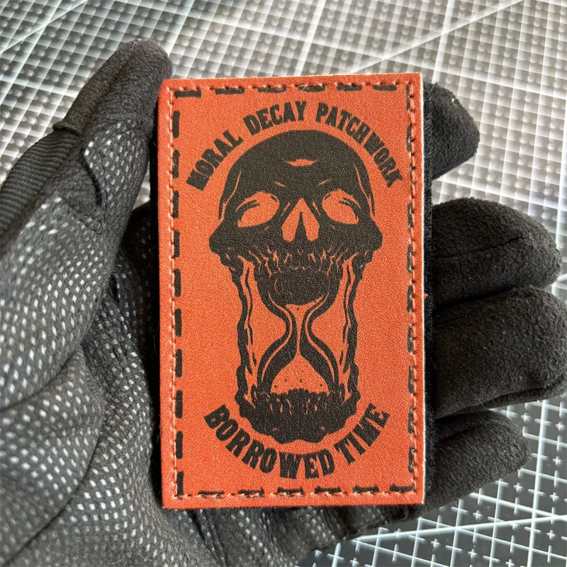 Insignia de moral de calavera de cáriego moral, parche táctico de PU con gancho y bucle, parches de esqueleto de reloj de arena, brazalete militar, mochila, pegatina de muerte - imagen 5