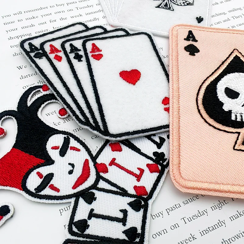 Parches bordados para planchar calavera y cartas de póker - imagen 4