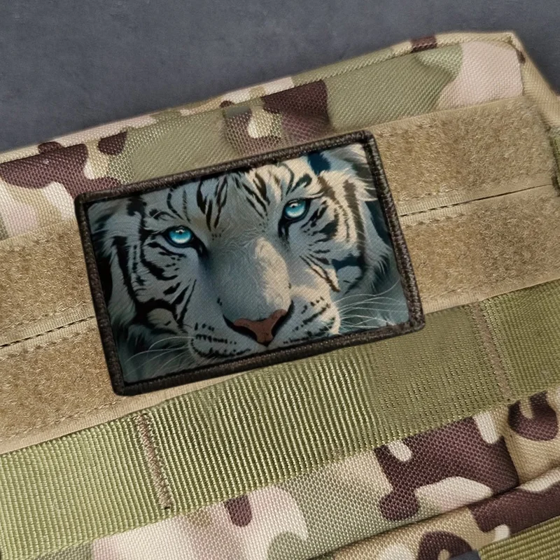 Parches tácticos con gancho y bucle con estampado de ojo de tigre, insignia de moral Animal, brazalete, insignia militar, mochila, sombrero, accesorios, pegatinas - imagen 3