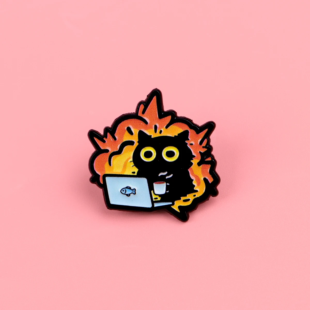 Pin de esmalte gato enfurecido con fuego, broche metálico - imagen 5