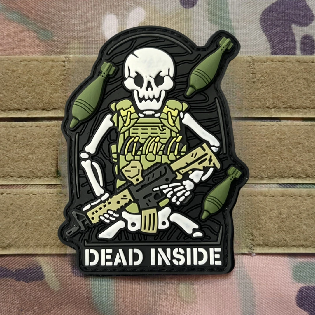 Parches de gancho y bucle de PVC Dead Inside para ropa, insignias de parche táctico de moral de calavera en pegatina para mochila, brazalete del ejército militar