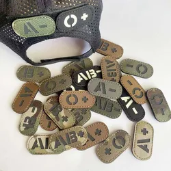 5*2,5 CM IR reflejo sangre tipo A B AB O POS NEG embleem parches de gancho y bucle, insignias tácticas pegatinas de ropa que brillan en la oscuridad