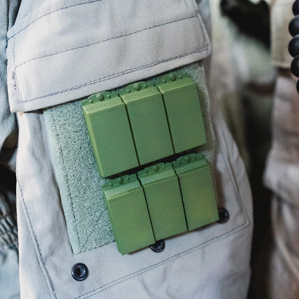 Brazalete de insignia de gancho y bucle tridimensional 3D, modelo explosivo inverso hecho a mano, cómo mezclar y decorar el modelo - imagen 3