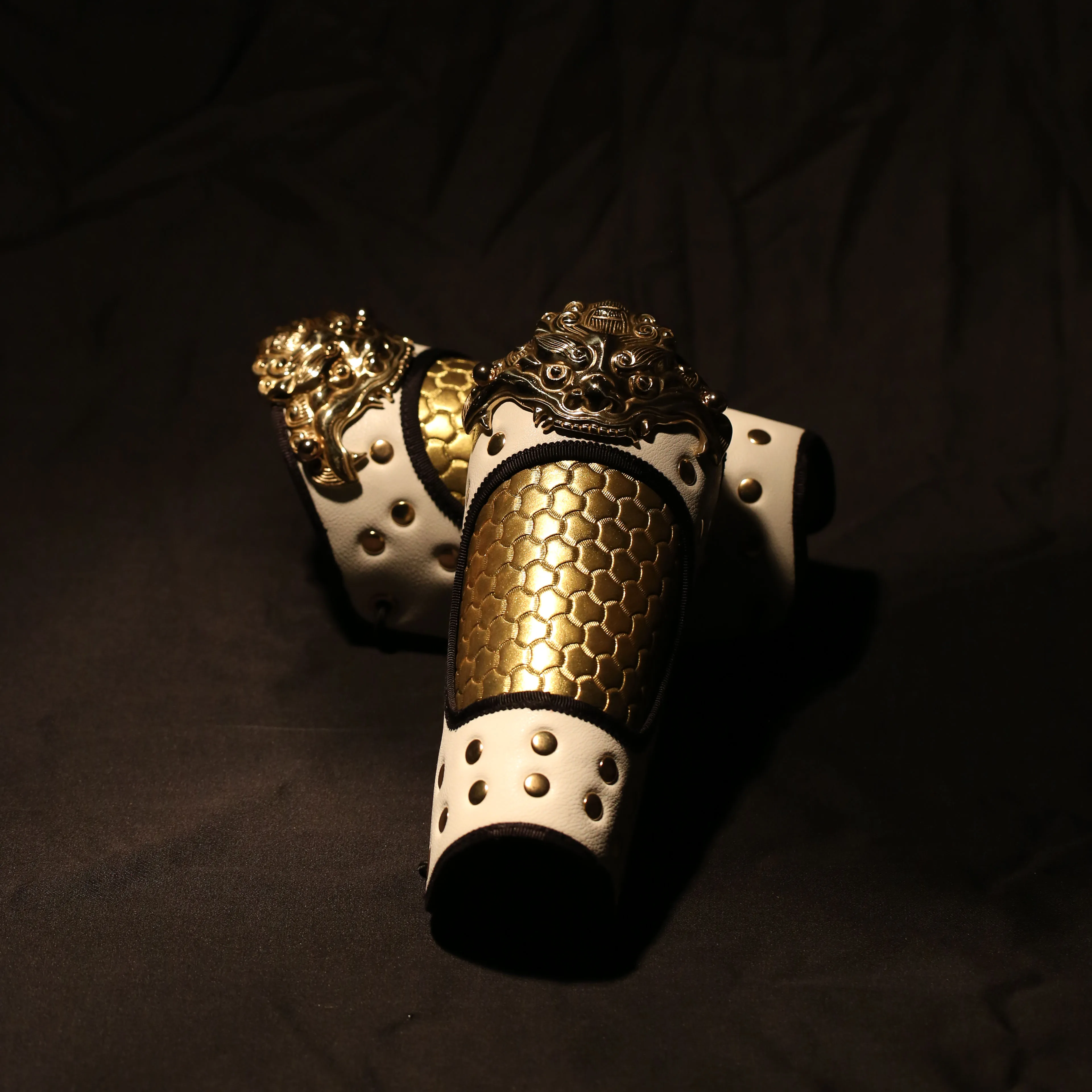 Protector de muñeca de cuero de armadura, protector de brazo, bestia de cobre puro, patrón de uñas de montaña, accesorios Hanfu hechos a mano - imagen 5