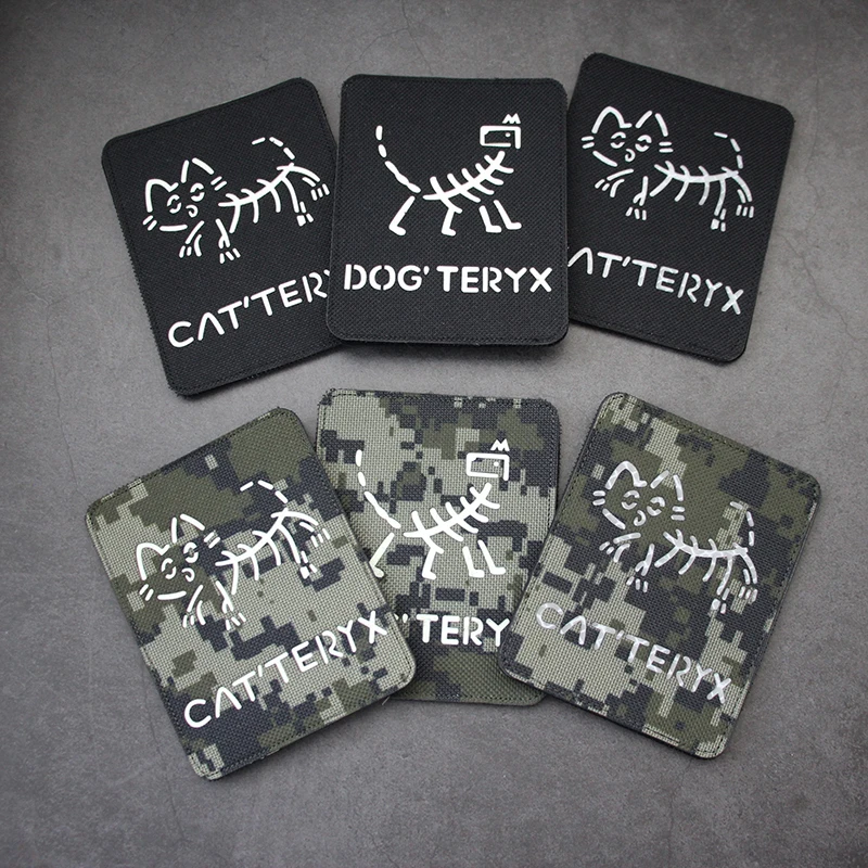 Parche reflectante de esqueleto para perro y gato, brazalete táctico luminoso de nailon de camuflaje Animal para decoración de mochila y ropa - imagen 5